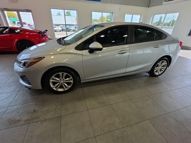 2019 Chevrolet Cruze - $9,779