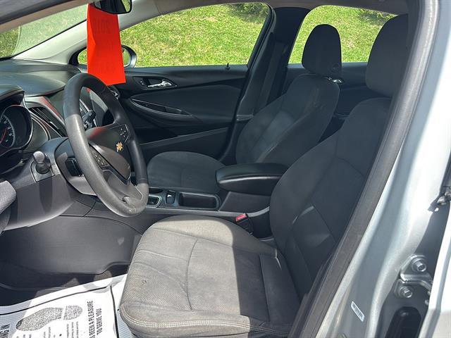 2018 Chevrolet Cruze - $9,900