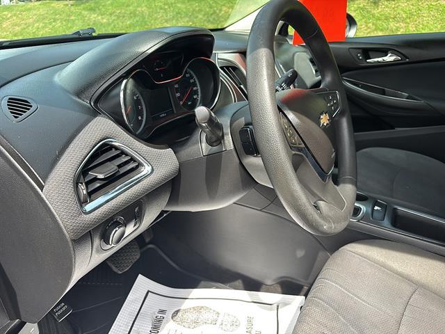 2018 Chevrolet Cruze - $9,900