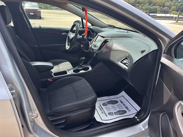 2018 Chevrolet Cruze - $9,900