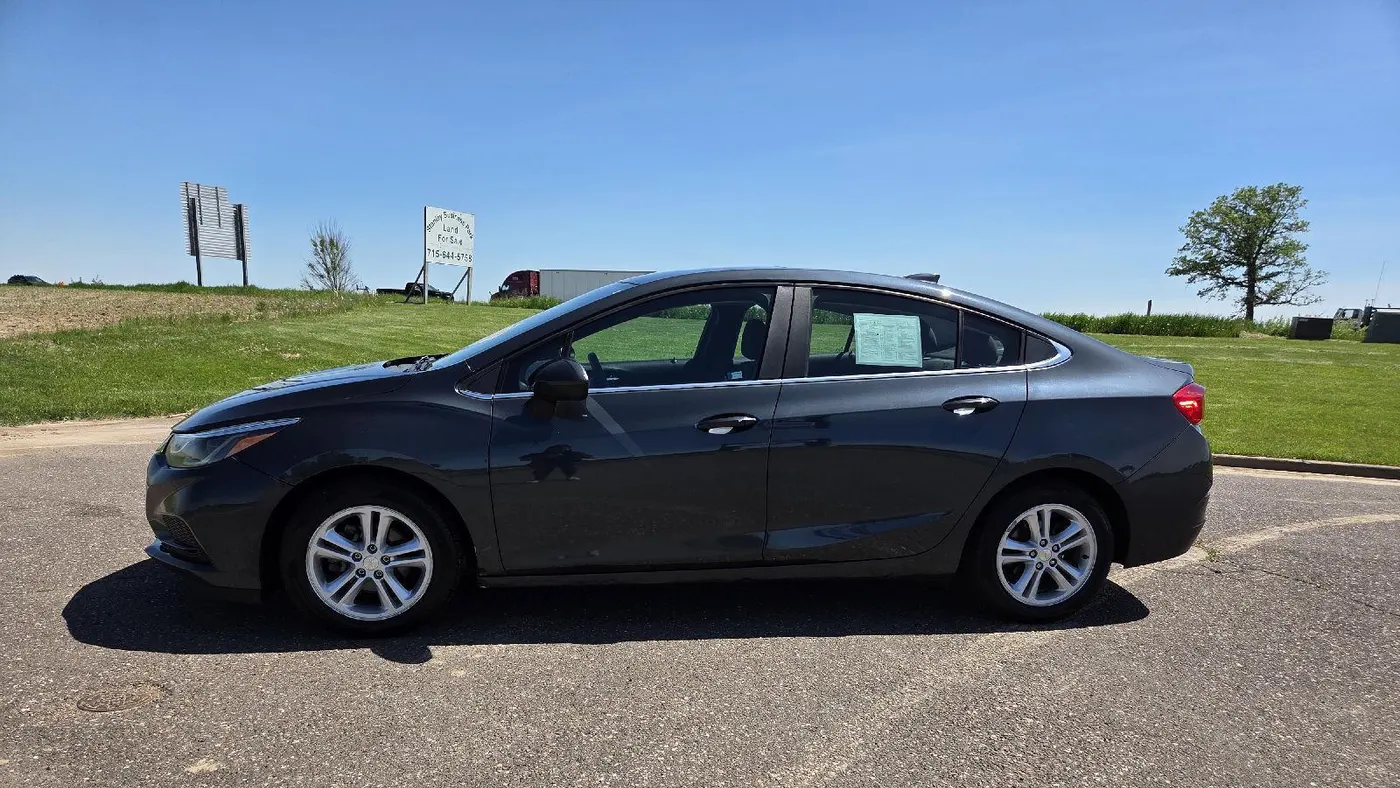 2017 Chevrolet Cruze LT Auto