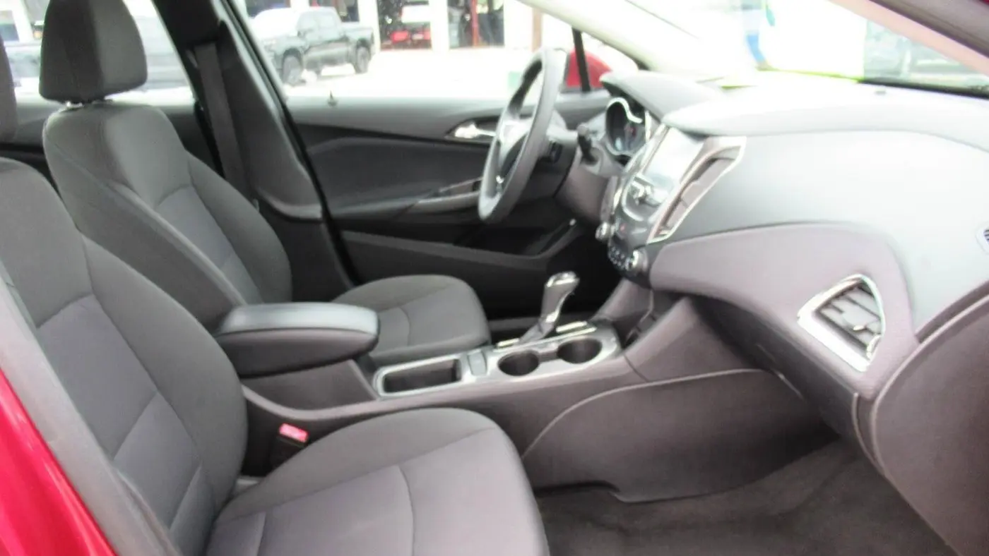 2018 Chevrolet Cruze LT Auto