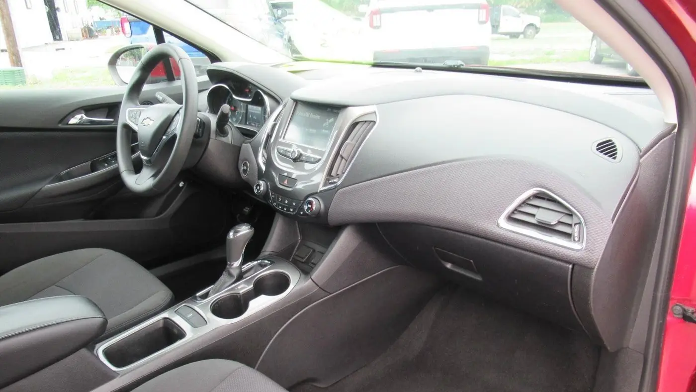 2018 Chevrolet Cruze LT Auto