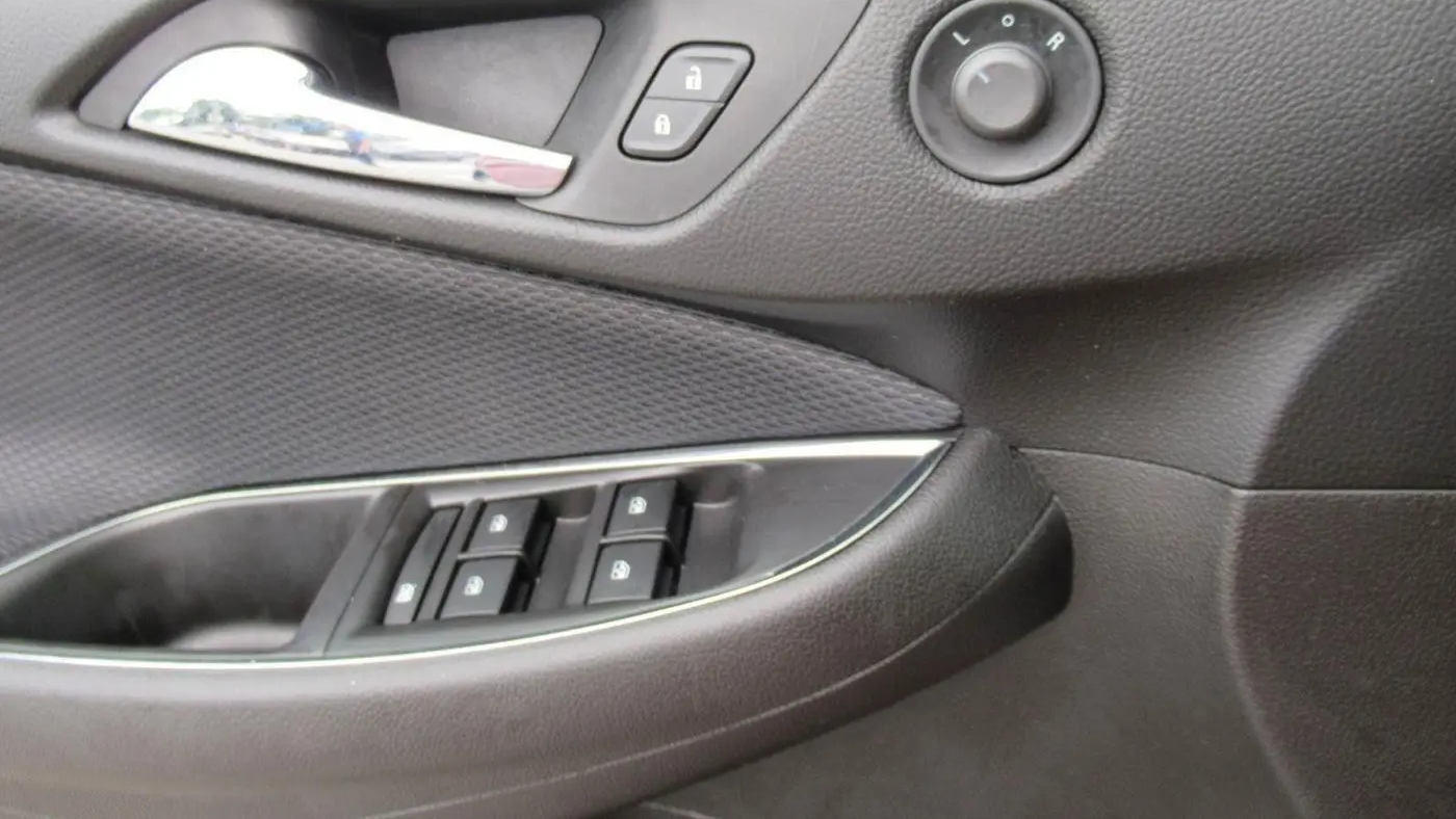 2018 Chevrolet Cruze LT Auto