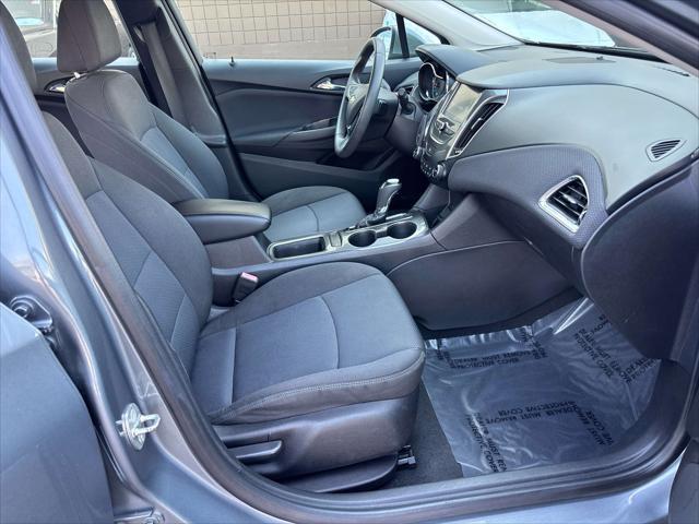 2018 Chevrolet Cruze - $10,900