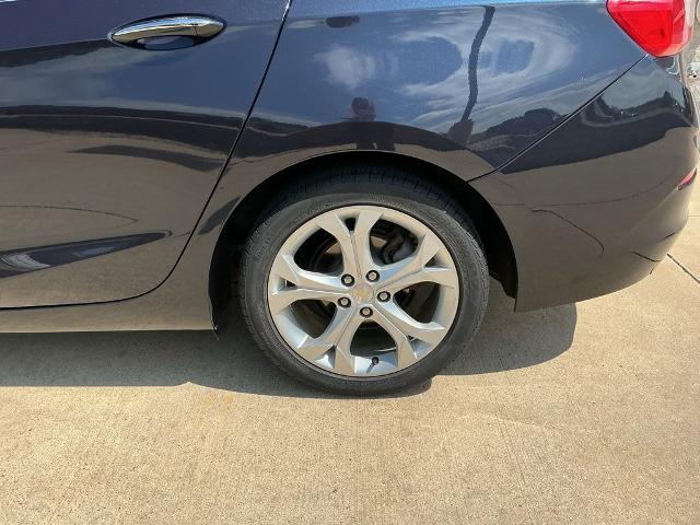 2016 Chevrolet Cruze - $10,996