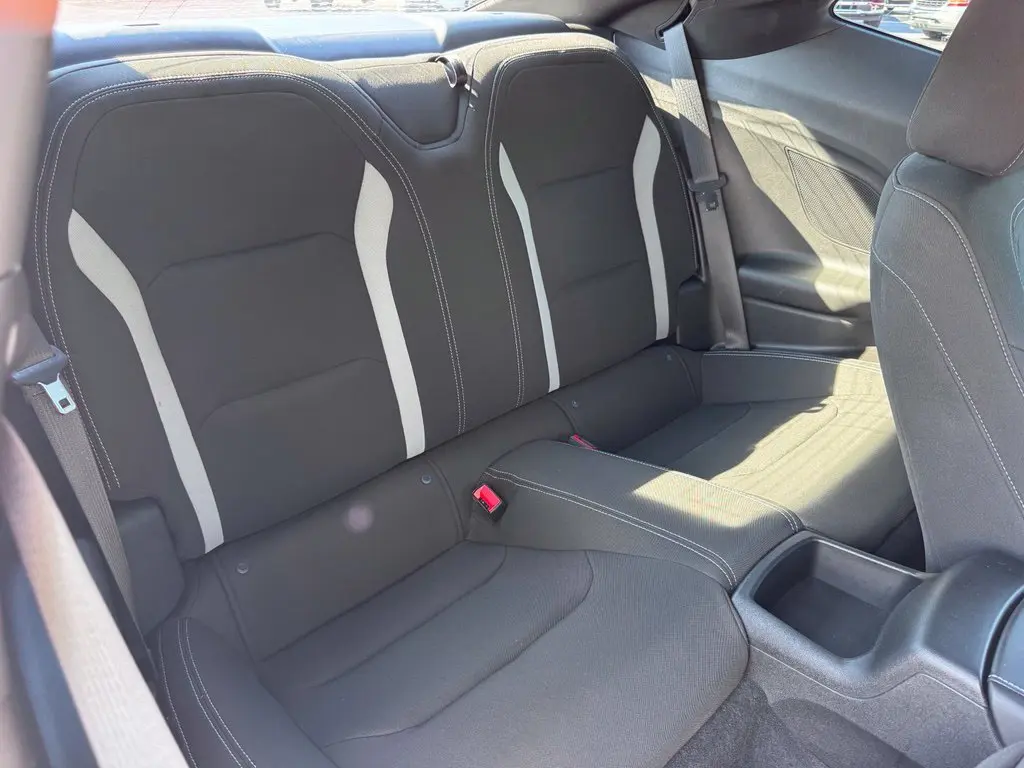 2020 Chevrolet Camaro - $24,252