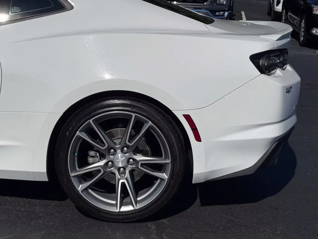 2020 Chevrolet Camaro - $24,252