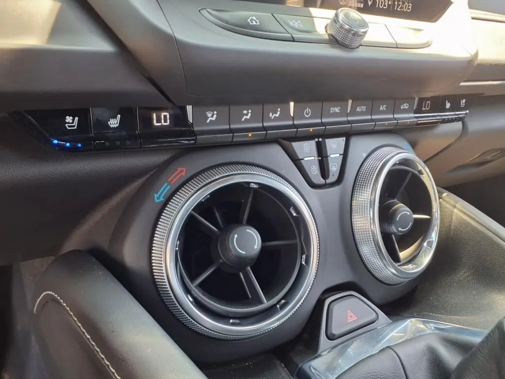 2021 Chevrolet Camaro - $27,990