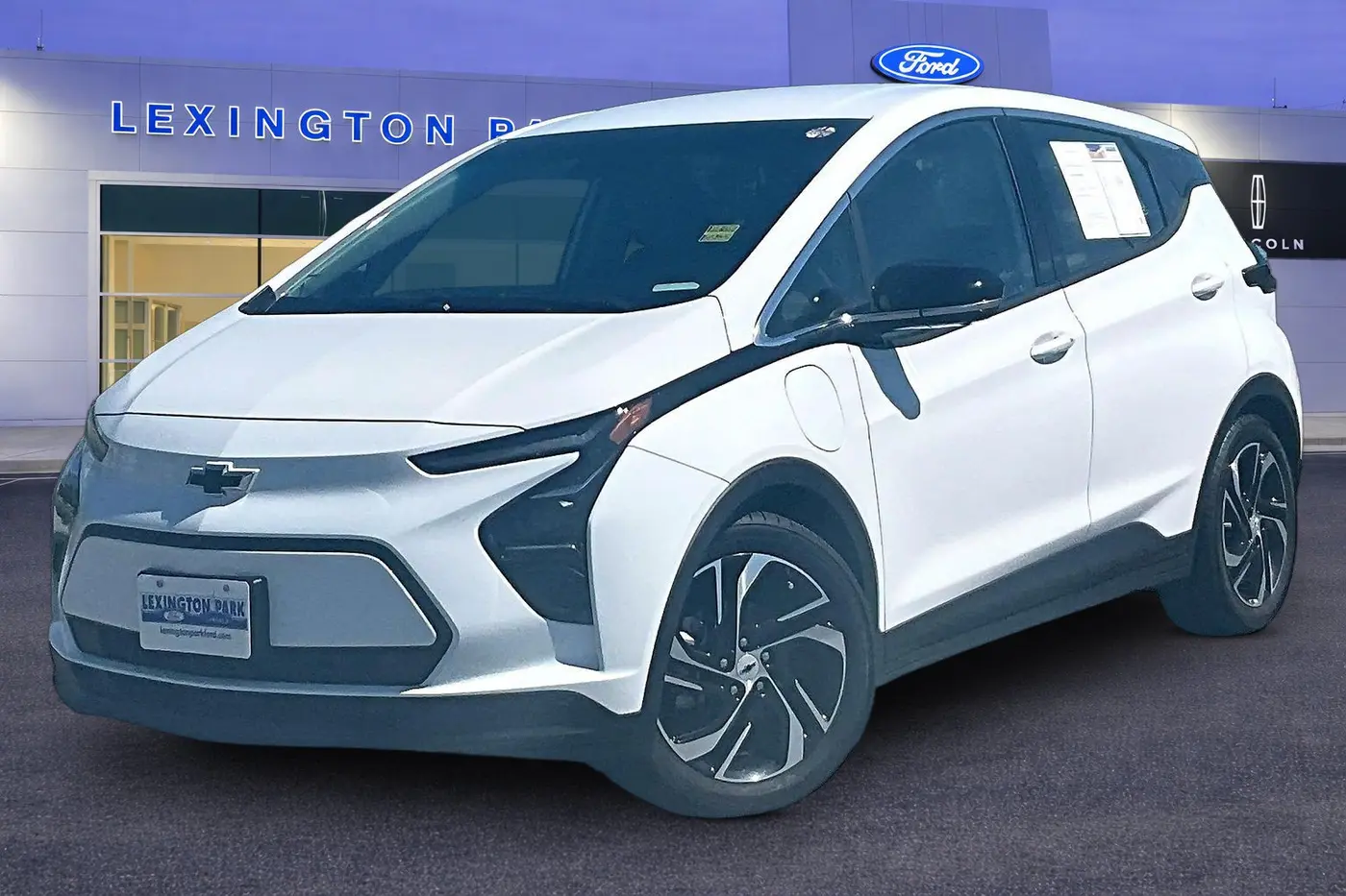 2023 Chevrolet Bolt - $25,700