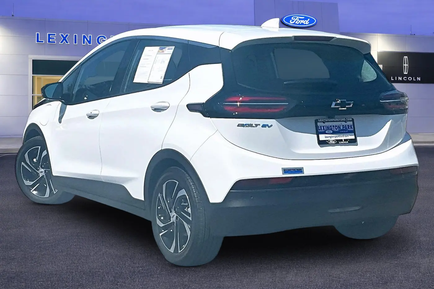 2023 Chevrolet Bolt - $25,700