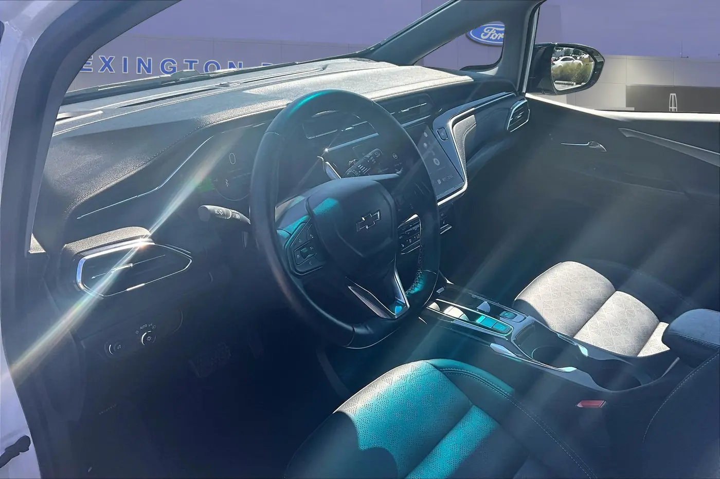 2023 Chevrolet Bolt - $25,700