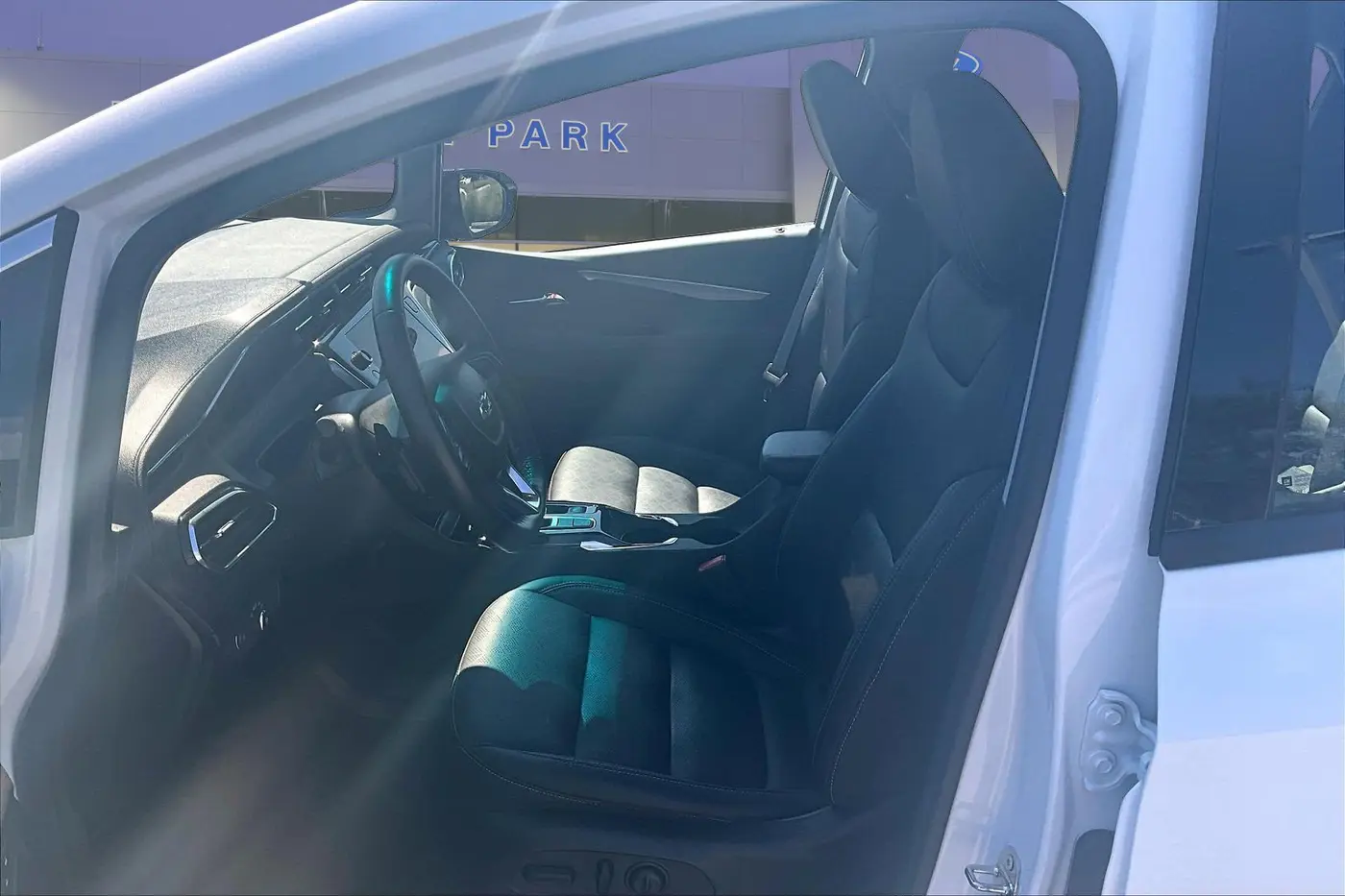 2023 Chevrolet Bolt - $25,700