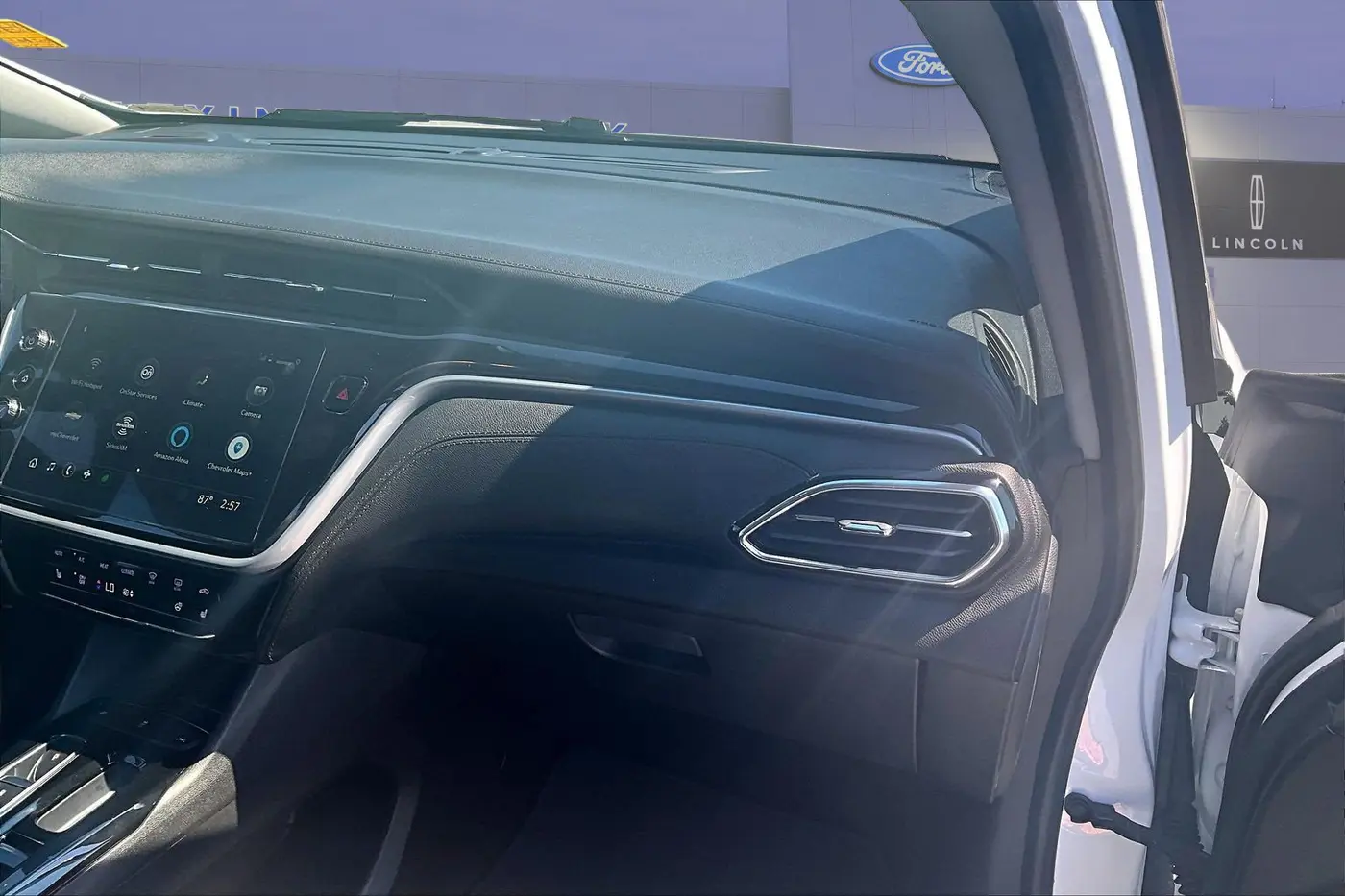 2023 Chevrolet Bolt - $25,700