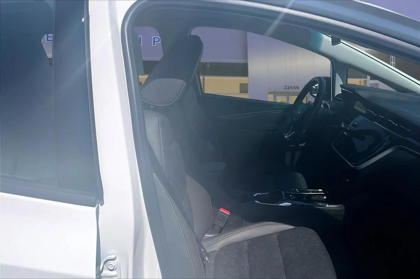 2023 Chevrolet Bolt - $25,700