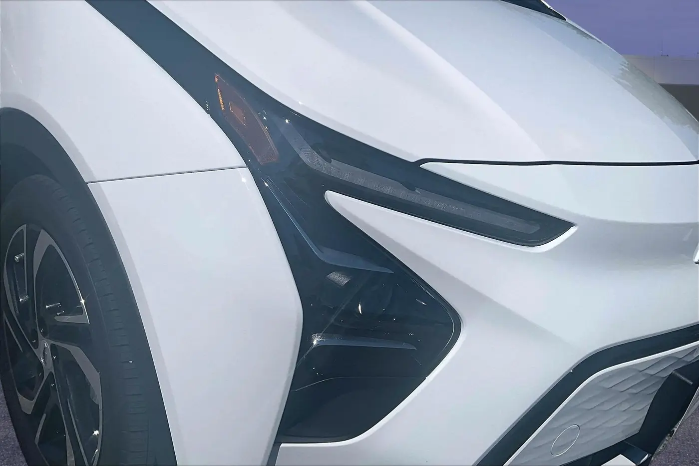 2023 Chevrolet Bolt - $25,700