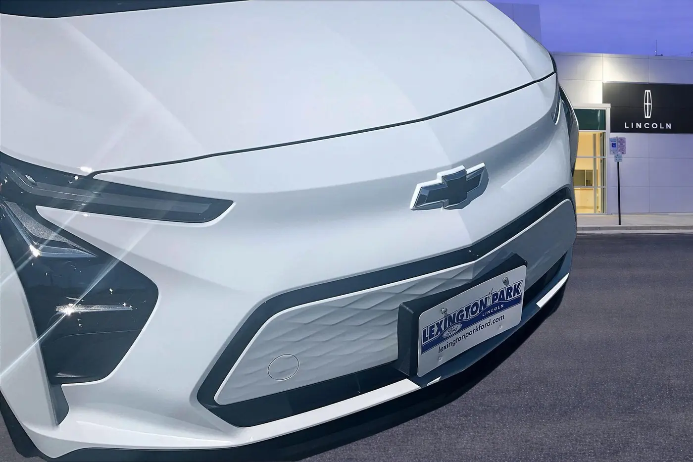 2023 Chevrolet Bolt - $25,700