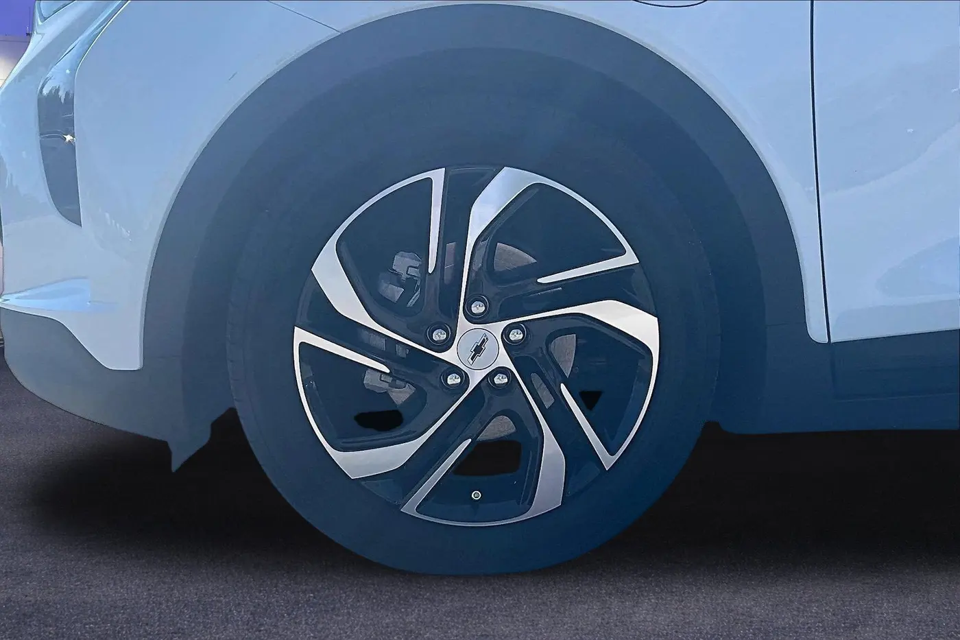 2023 Chevrolet Bolt - $25,700