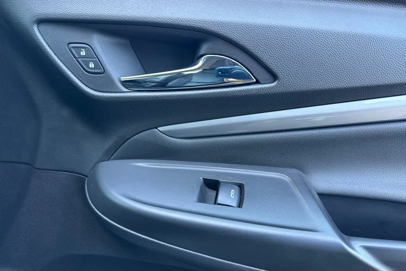 2023 Chevrolet Bolt - $21,900