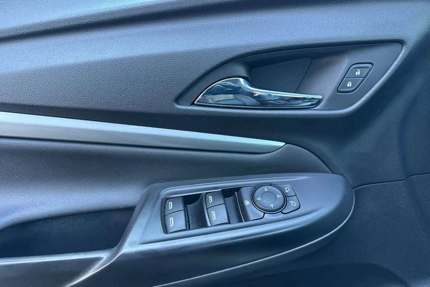 2023 Chevrolet Bolt - $21,900