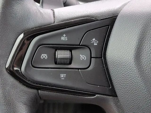 2023 Chevrolet Bolt - $24,997