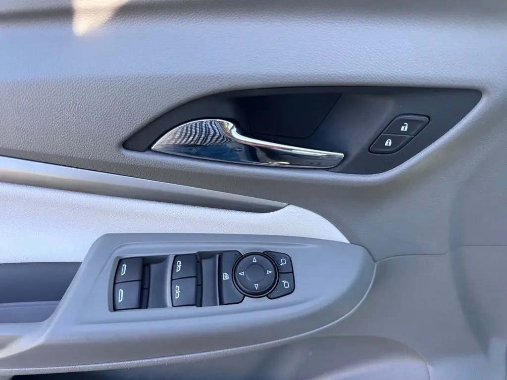 2023 Chevrolet Bolt - $22,000