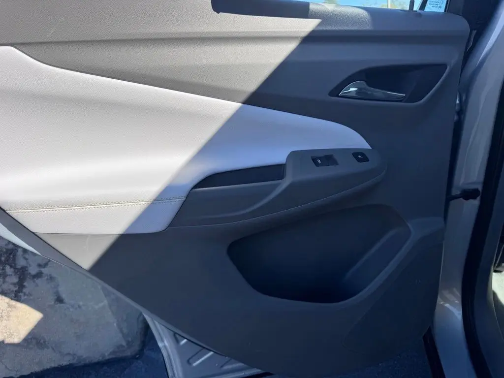 2023 Chevrolet Bolt - $22,000