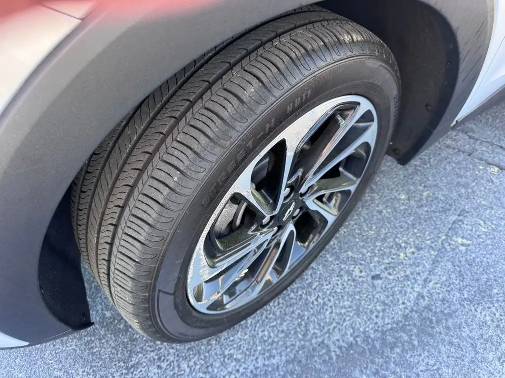 2023 Chevrolet Bolt - $22,000