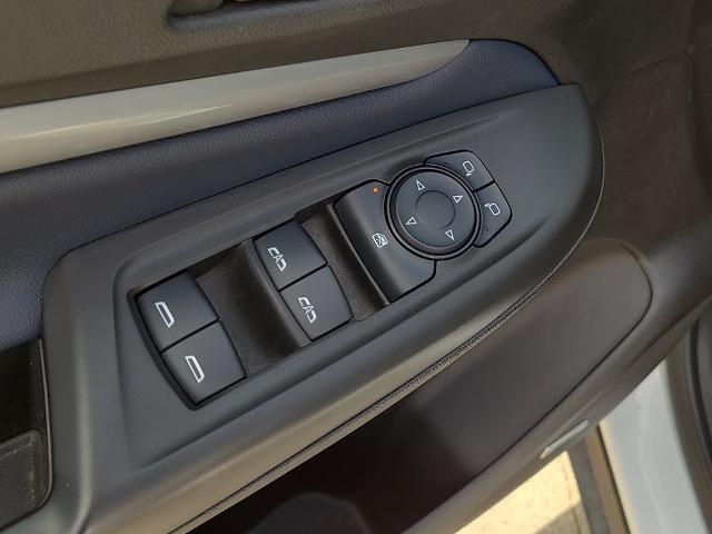 2023 Chevrolet Bolt - $21,985