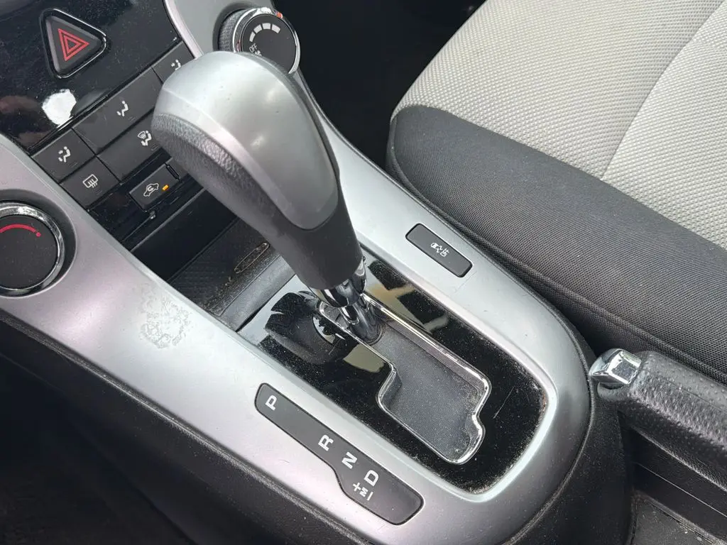 2011 Chevrolet Cruze - $5,500