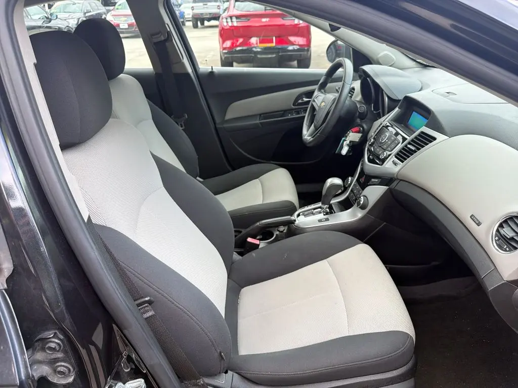 2011 Chevrolet Cruze - $5,500