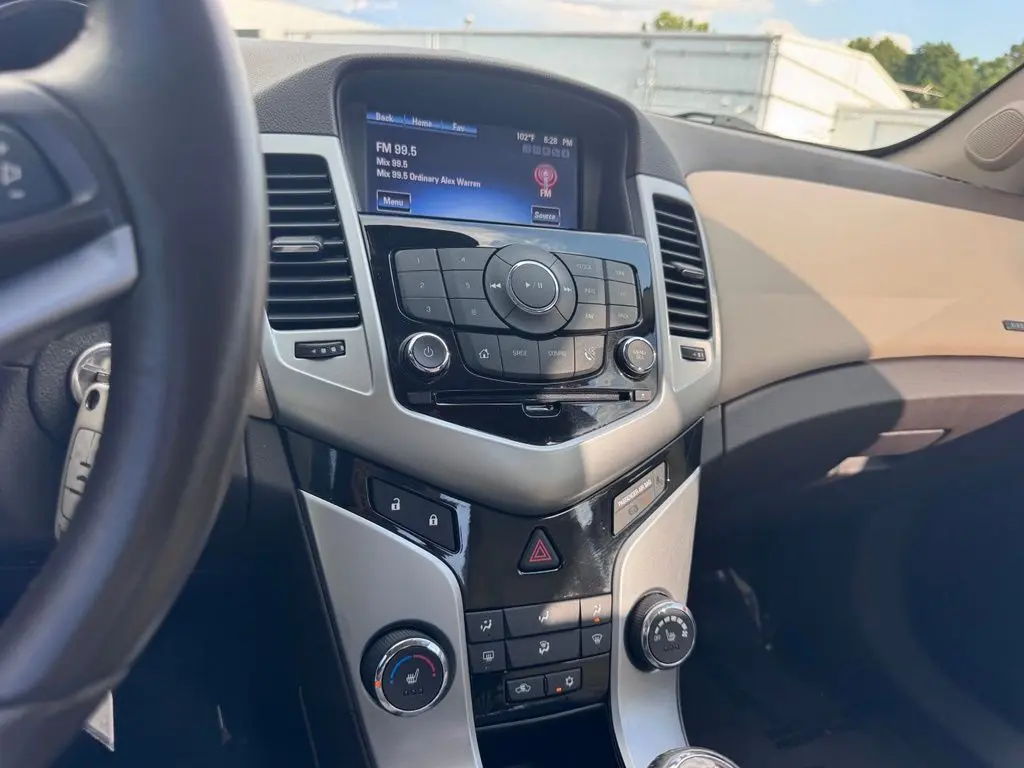 2014 Chevrolet Cruze - $8,998