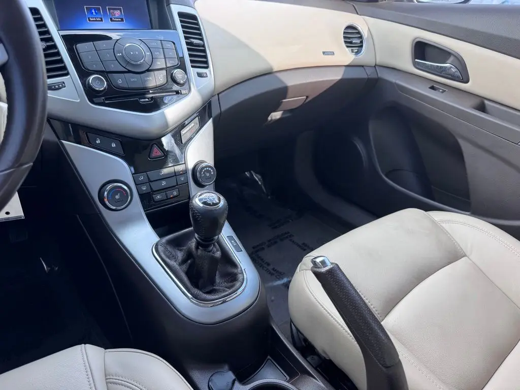 2014 Chevrolet Cruze - $8,998