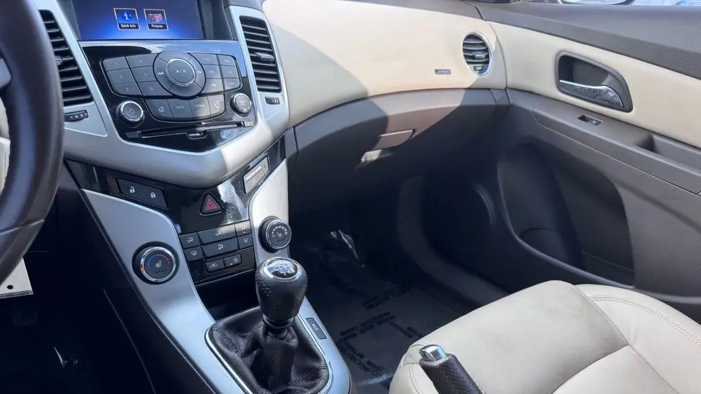 2014 Chevrolet Cruze 2LT Manual