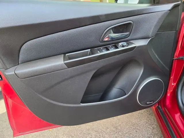 2014 Chevrolet Cruze - $7,982