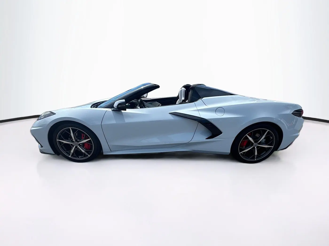 2022 Chevrolet Corvette Stingray — photo 1 of 8