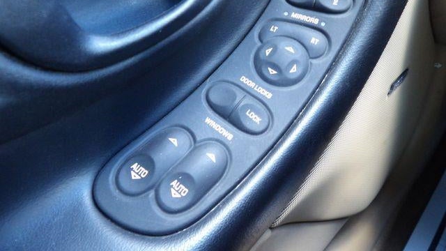 2004 Chevrolet Corvette Base