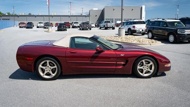 2003 Chevrolet Corvette Base