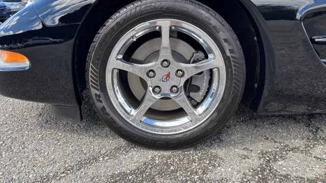2004 Chevrolet Corvette Base