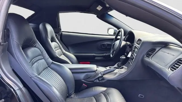 2004 Chevrolet Corvette Base