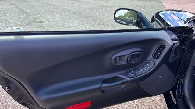 2004 Chevrolet Corvette Base