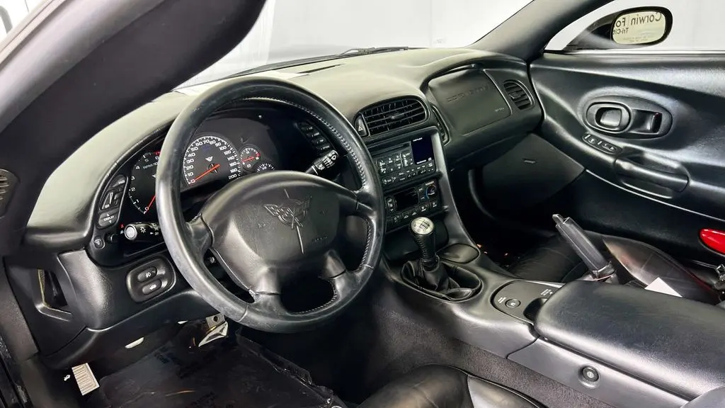 2004 Chevrolet Corvette Base