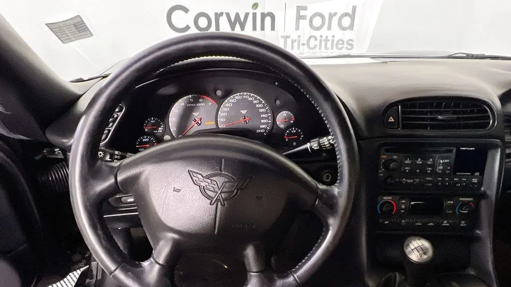 2004 Chevrolet Corvette Base