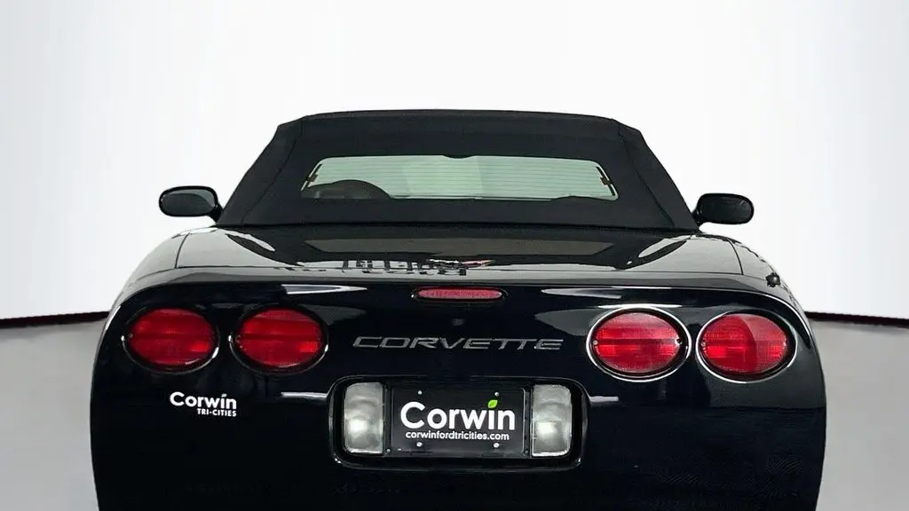 2004 Chevrolet Corvette Base