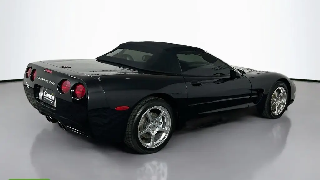 2004 Chevrolet Corvette Base