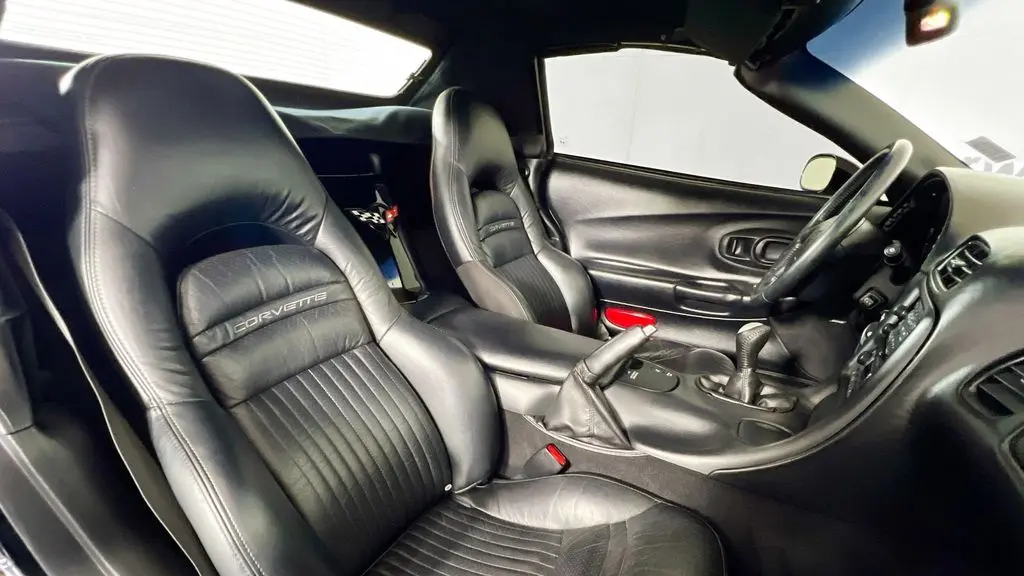 2004 Chevrolet Corvette Base
