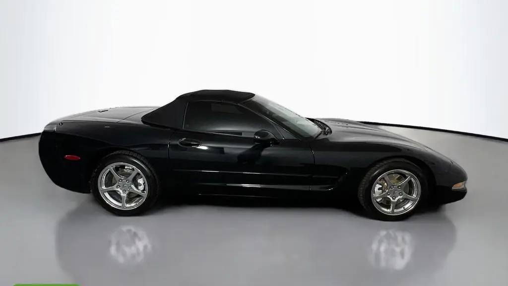 2004 Chevrolet Corvette Base