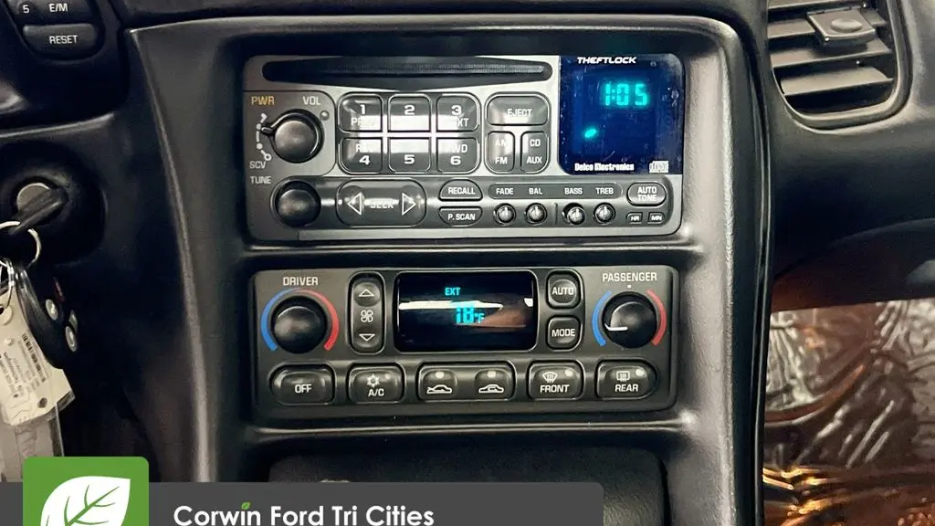 2004 Chevrolet Corvette Base