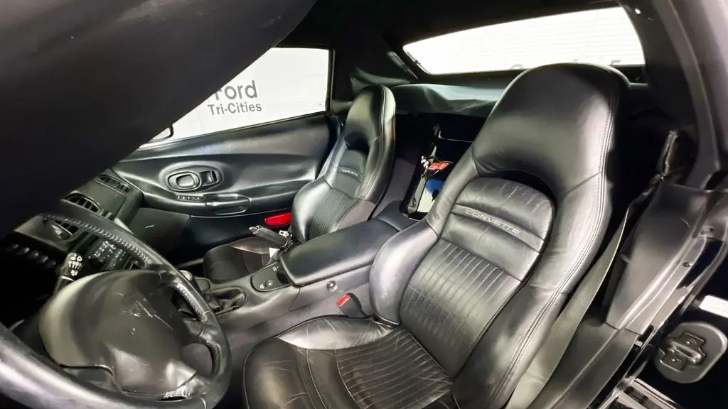 2004 Chevrolet Corvette Base