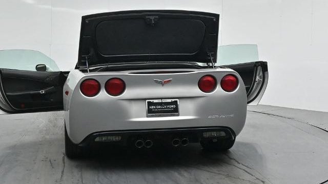 2005 Chevrolet Corvette Base
